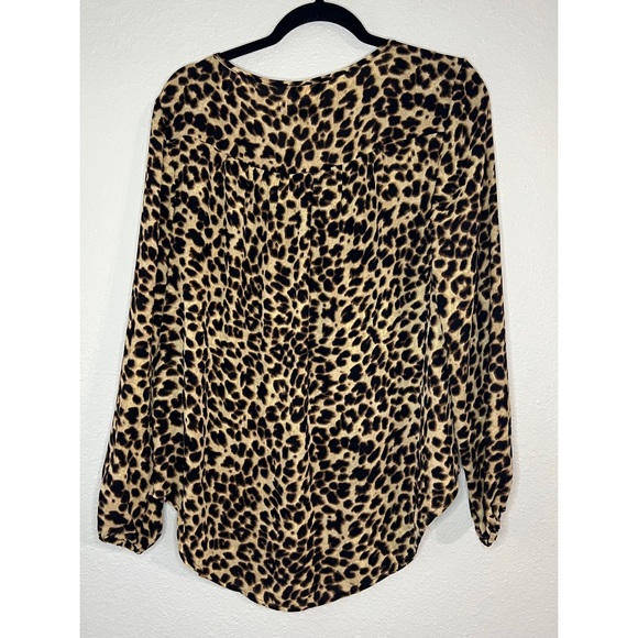 Torrid Leopard Print Georgette Keyhole Blouse Size 00 - Picture 4 of 9